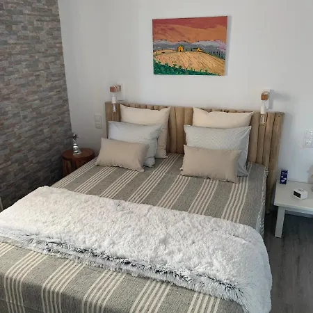 - Vue Golf Pres De La *